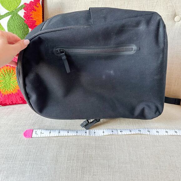 Everlane Commuter Backpack - Black - Used - Picture 8 of 8